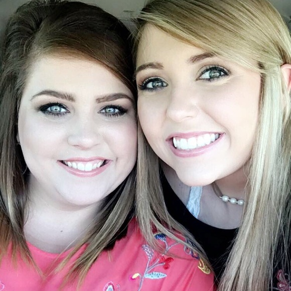 Meet your Posher, Brooke - Picture 2 of 7